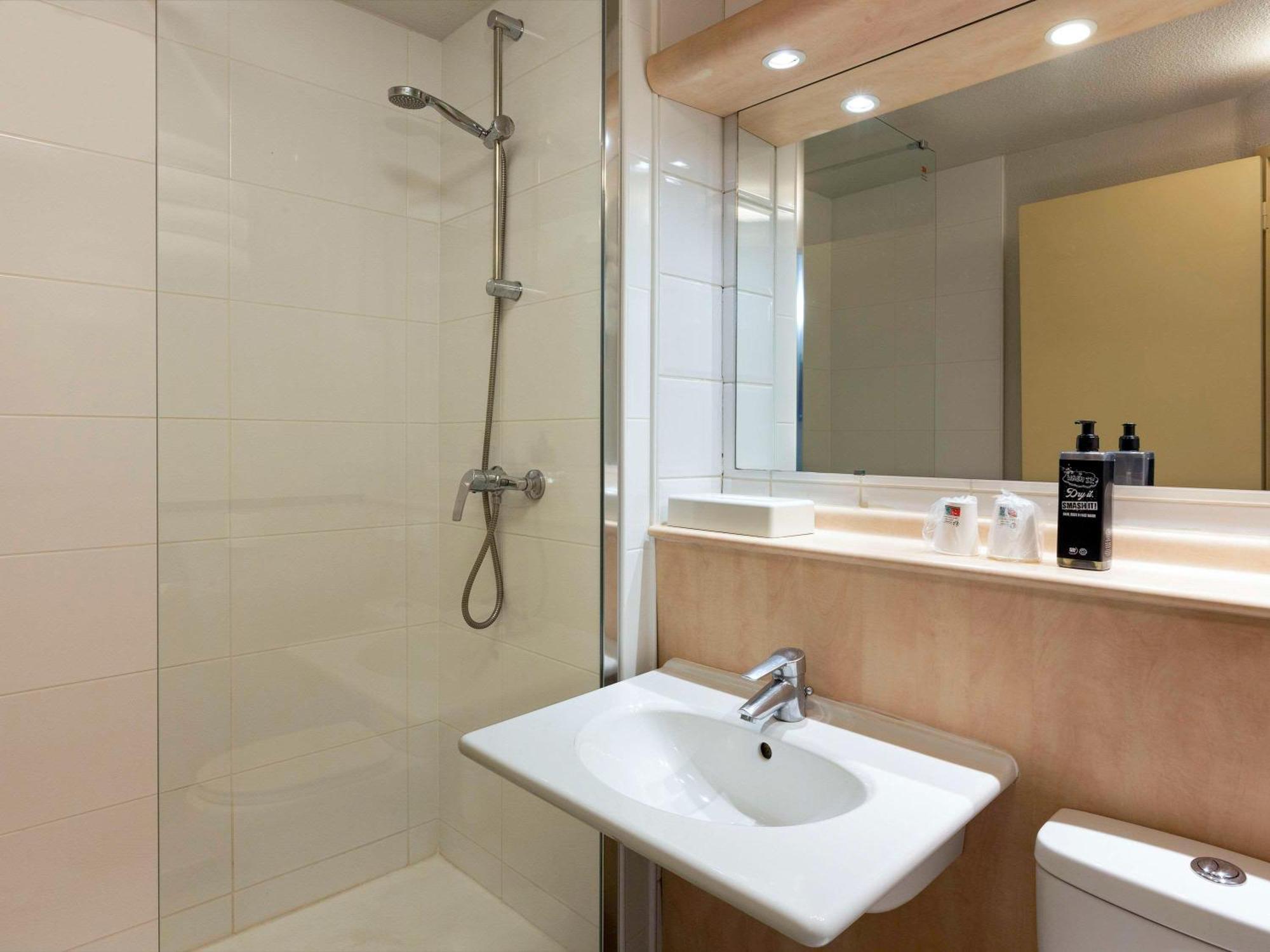 Greet Hotel Villeneuve La Garenne - Renove Kültér fotó